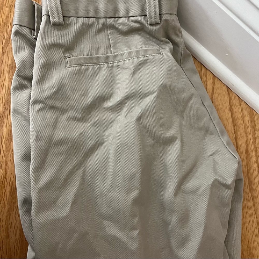 GAP Men’s Khakis New Size 32x30